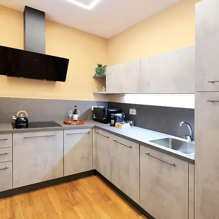 All'angolo Deluxe Daire *